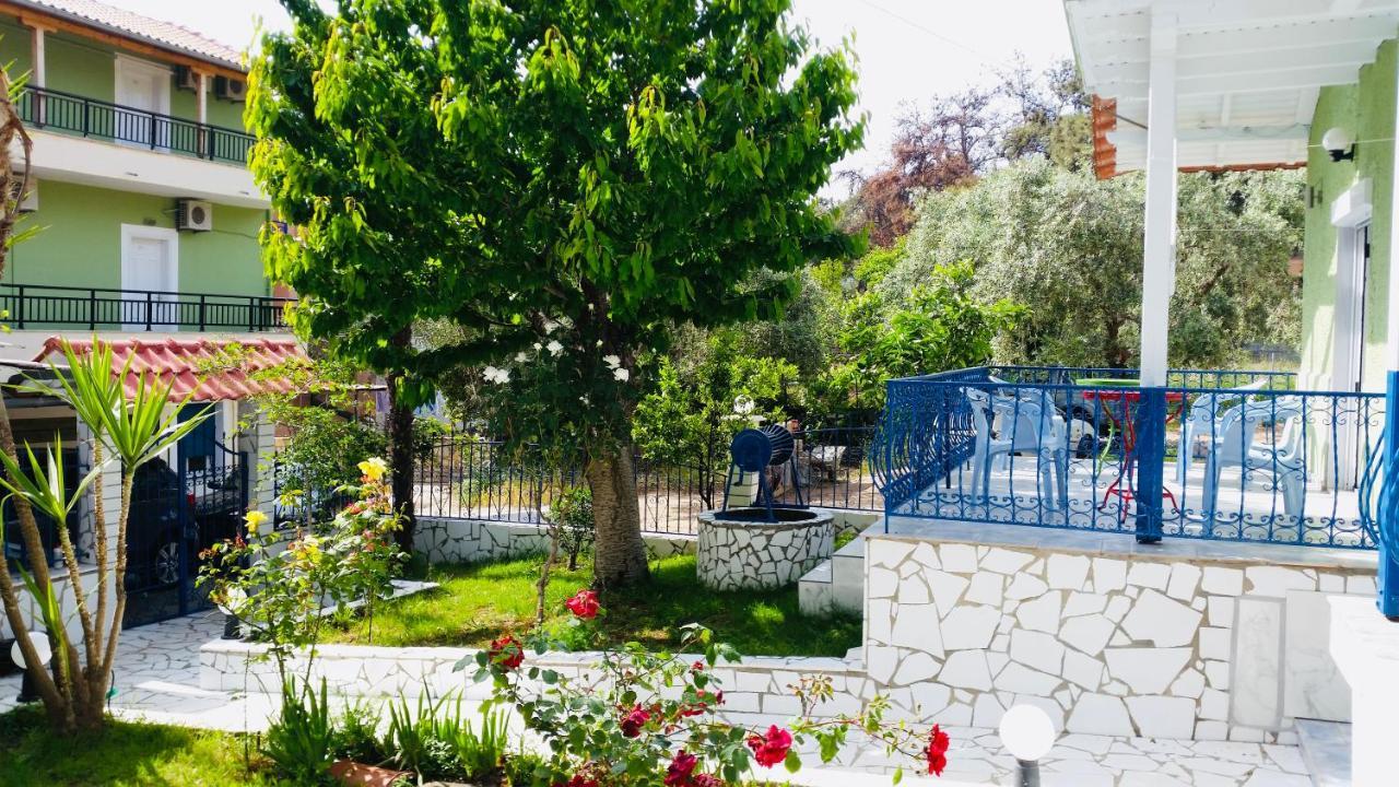 Nadia'S Beach House Пефкари Экстерьер фото