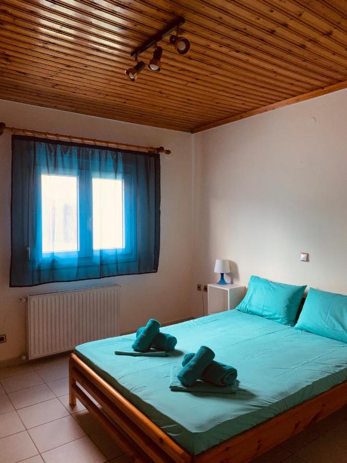 Nadia'S Beach House Пефкари Экстерьер фото