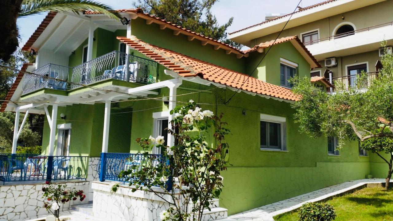 Nadia'S Beach House Пефкари Экстерьер фото