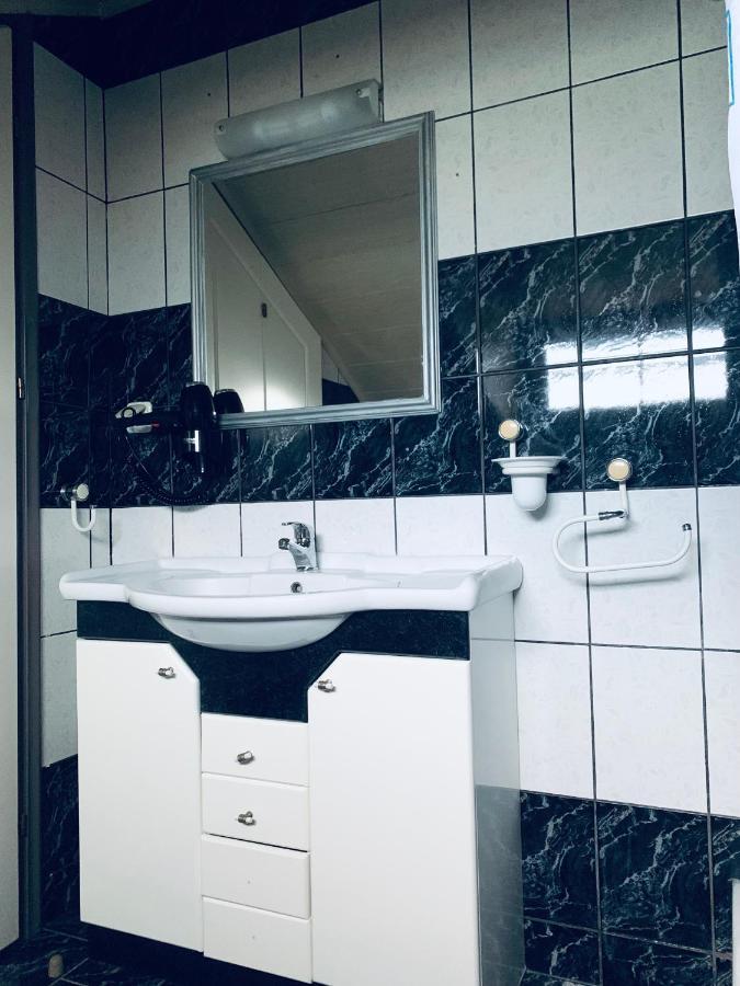 Nadia'S Beach House Пефкари Экстерьер фото