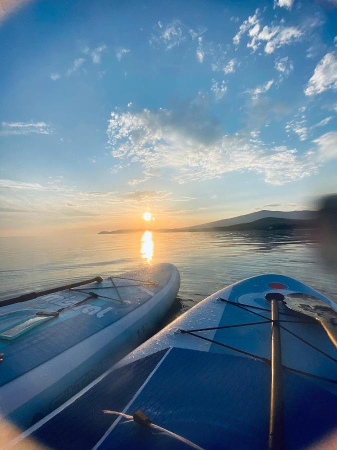 Nadia'S Beach House Пефкари Экстерьер фото