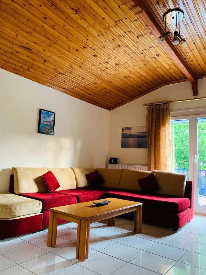 Nadia'S Beach House Пефкари Экстерьер фото