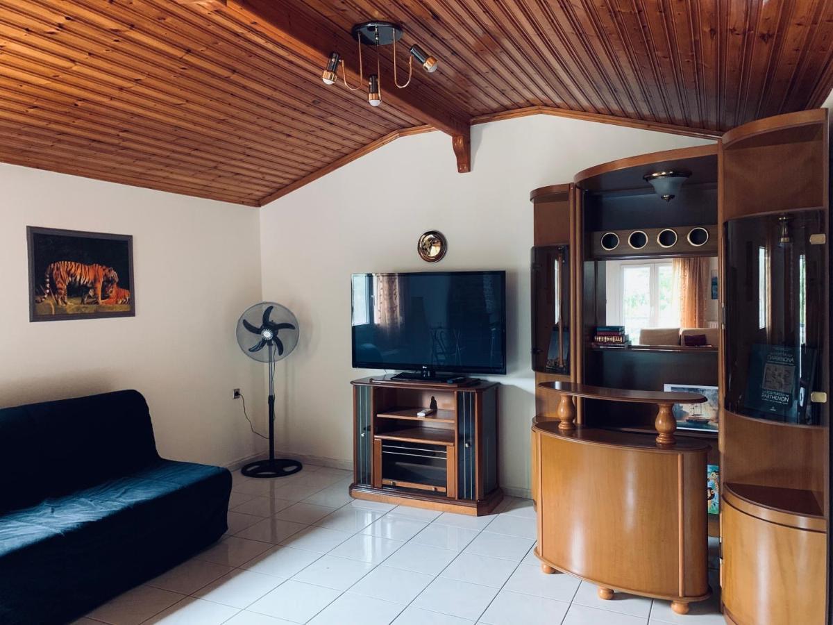 Nadia'S Beach House Пефкари Экстерьер фото